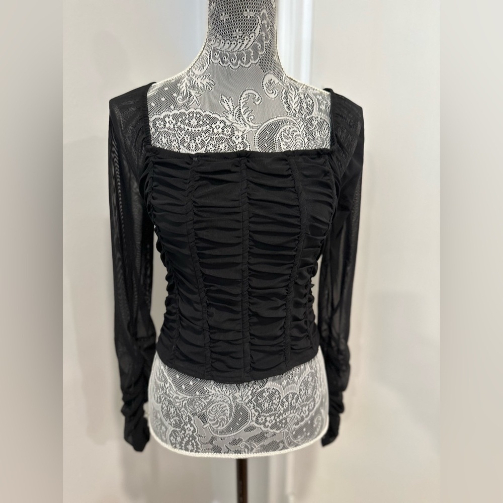Jolie and Joy Women Sz:L Cropped Ruched Black Bodice Stretch Sheer Mesh Sleeves.